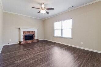 643 Fieldcrest Dr in Dallas, GA - Building Photo - Building Photo