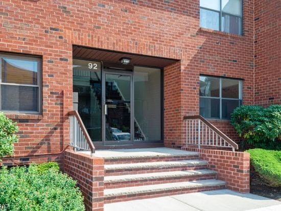 property at 92 Beverly Hl Ter