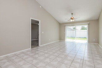 13025 San Diego Woods Ln in Orlando, FL - Building Photo - Building Photo