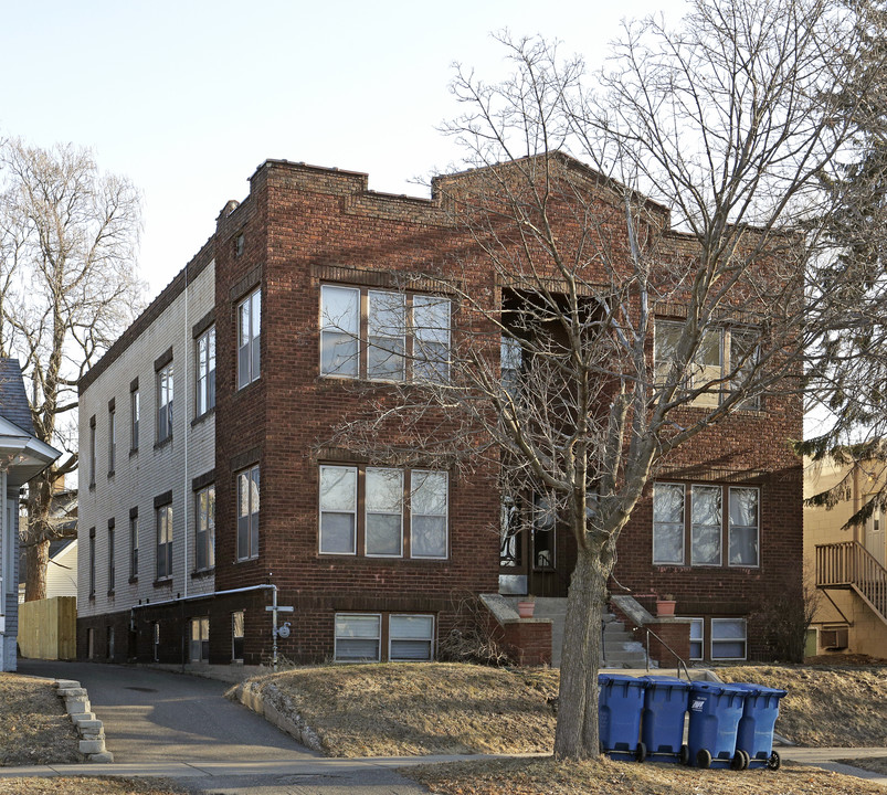 1733 Selby Ave in St. Paul, MN - Building Photo