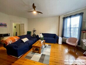 914 Beacon St, Unit 2 in Boston, MA - Building Photo - Building Photo