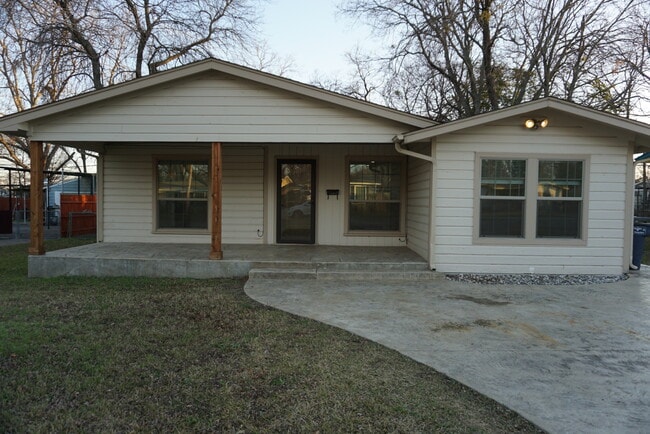 property at 1601 W Felix St