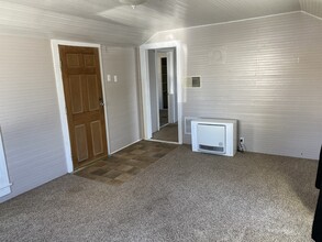 215 Wyoming St in Rawlins, WY - Foto de edificio - Building Photo