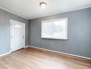 5658 Phillips Ave, Unit 1 in Pittsburgh, PA - Building Photo - Building Photo