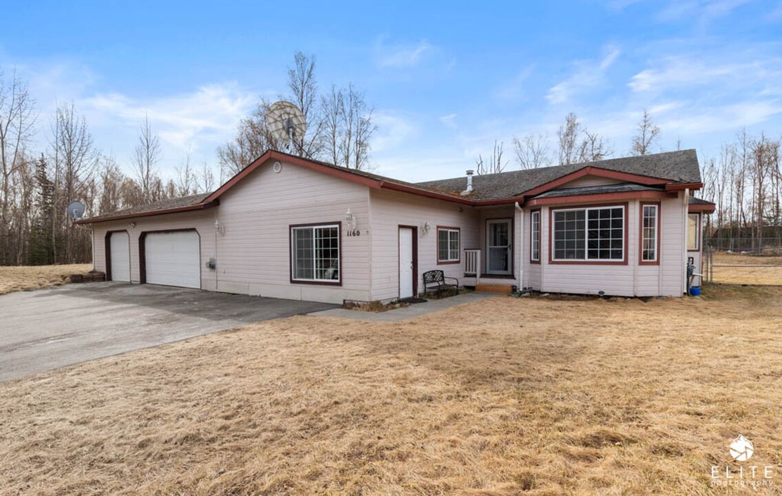 1160 E Snohomish Ave in Wasilla, AK - Building Photo