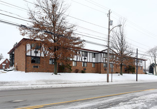 Witmer Arms in Massillon, OH - Building Photo - Building Photo