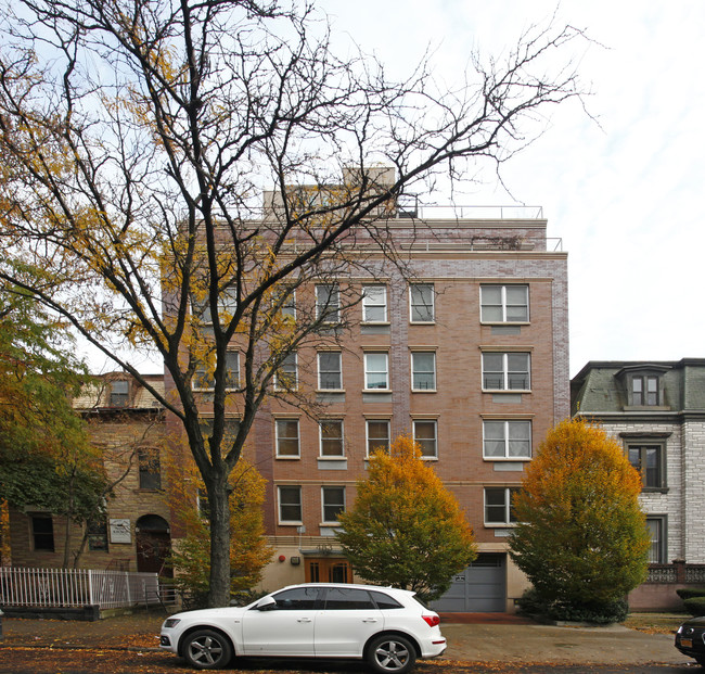 483 Washington Ave in Brooklyn, NY - Foto de edificio - Building Photo