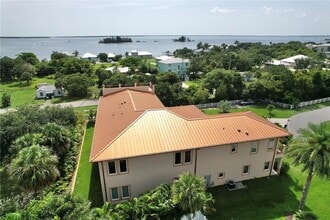 7785 Grand Oak Cir in Sebastian, FL - Building Photo - Building Photo