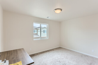 10565 Paris St in Commerce City, CO - Building Photo - Building Photo
