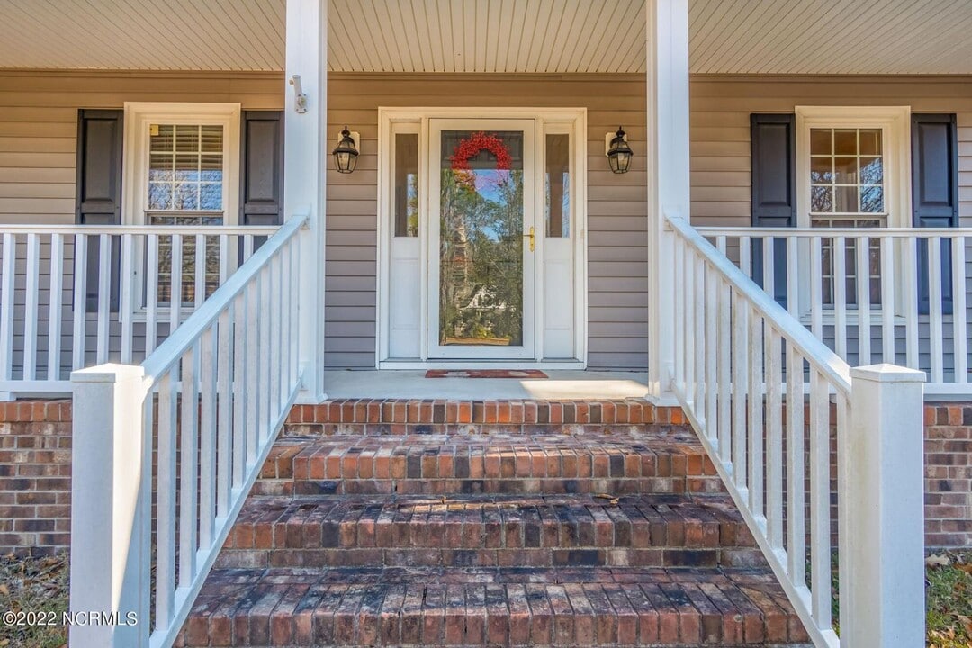 1701 Pennyroyal Rd in New Bern, NC - Building Photo