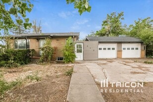 810 S Sheridan Blvd in Denver, CO - Building Photo