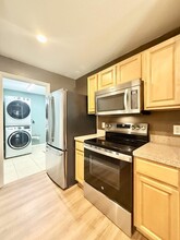 5063 Hough St in North Port, FL - Foto de edificio - Building Photo