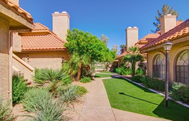 1211 N Miller Rd in Scottsdale, AZ - Building Photo - Building Photo