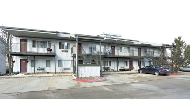 Molly Court