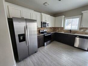 690 S Saturn Ave in Idaho Falls, ID - Building Photo - Building Photo