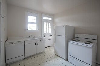 8003 St Lawrence Ave, Unit 8003 in Pittsburgh, PA - Foto de edificio - Building Photo