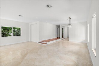 5785 Alton Rd in Miami Beach, FL - Building Photo - Building Photo