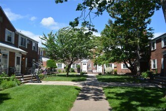74-47-74260 260th St in Queens, NY - Building Photo - Building Photo