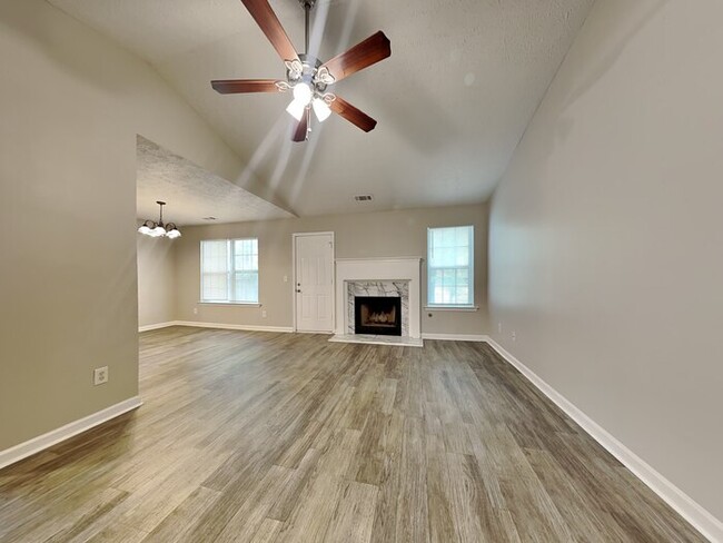 504 Edgewater Way in Mcdonough, GA - Foto de edificio - Building Photo