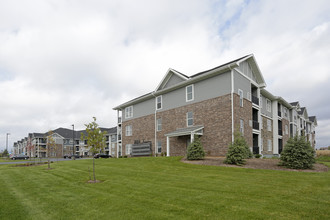 The Edison at Avonlea in Lakeville, MN - Foto de edificio - Building Photo