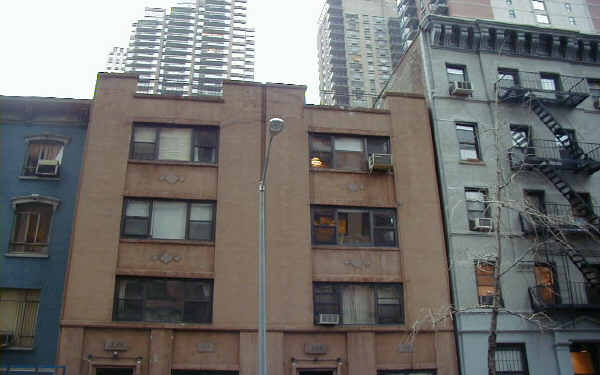 239 E 39th St in New York, NY - Building Photo - Building Photo