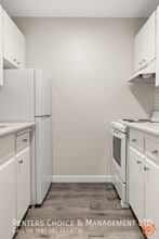 733-733 1 St SW in Medicine Hat, AB - Building Photo - Building Photo