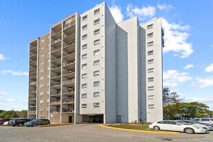Anchorage Apartments in Windsor, ON - Building Photo