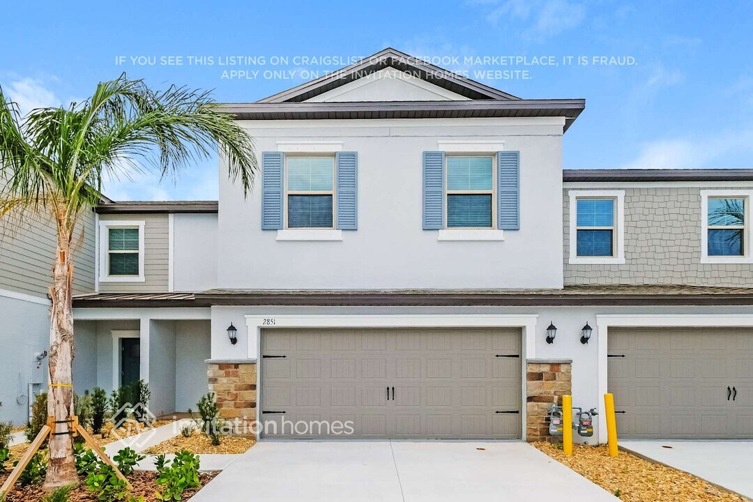 2851 Coach Manors Way in New Port Richey, FL - Building Photo
