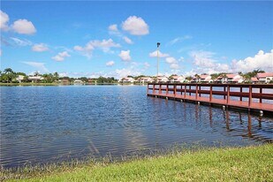 322 Melrose Pl in Naples, FL - Building Photo