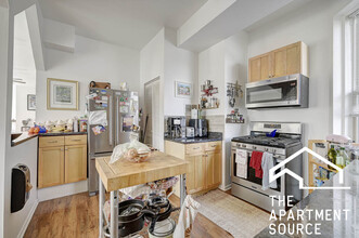 2730 W Chase Ave, Unit 2F in Chicago, IL - Building Photo - Building Photo