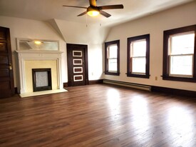 237 W 21st St, Unit 3 in Erie, PA - Building Photo