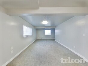 1393 N 870 W, Unit 0841 in Clinton, UT - Foto de edificio - Building Photo