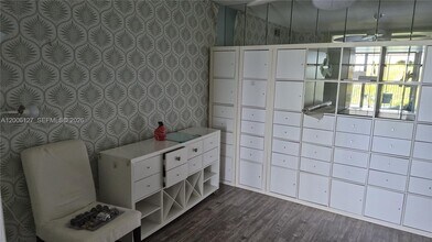 2816 N 46th Ave in Hollywood, FL - Building Photo - Building Photo