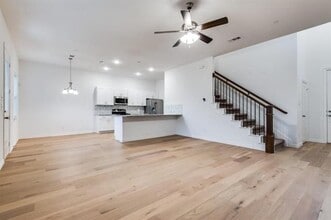 1935 Bethlehem St in Irving, TX - Building Photo - Building Photo