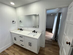 6191 Bullion Blvd in Las Vegas, NV - Building Photo - Building Photo