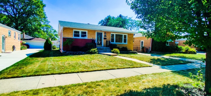 4629 W 99th St in Oak Lawn, IL - Foto de edificio