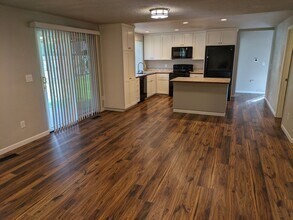 6009 16th Ave SE in Lacey, WA - Building Photo - Building Photo