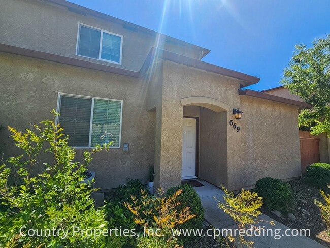 669 Mission De Oro Dr in Redding, CA - Building Photo - Building Photo