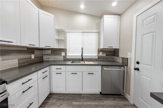 517 Crony Ave in Henderson, NV - Building Photo - Building Photo