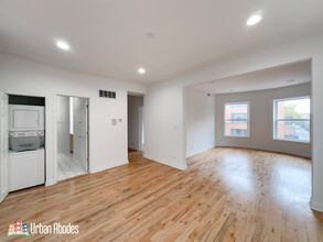 1515 W Cornelia Ave, Unit M03B in Chicago, IL - Building Photo - Building Photo