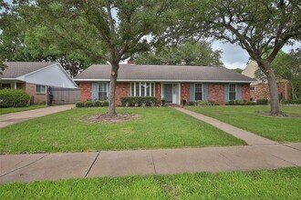 5822 Cheena Dr in Houston, TX - Building Photo - Building Photo