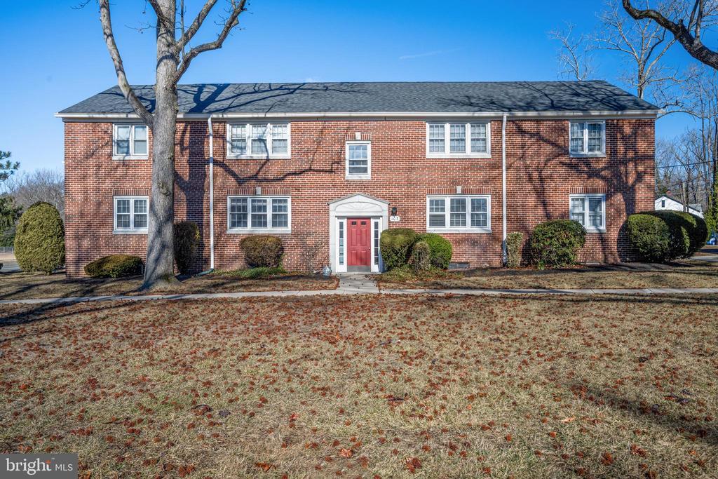 103 Cherry Parke in Cherry Hill Township, NJ - Building Photo