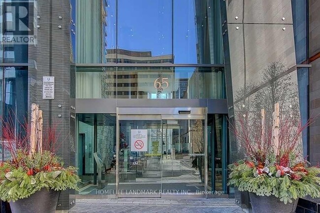 65-4465 St Mary St in Toronto, ON - Building Photo - Building Photo