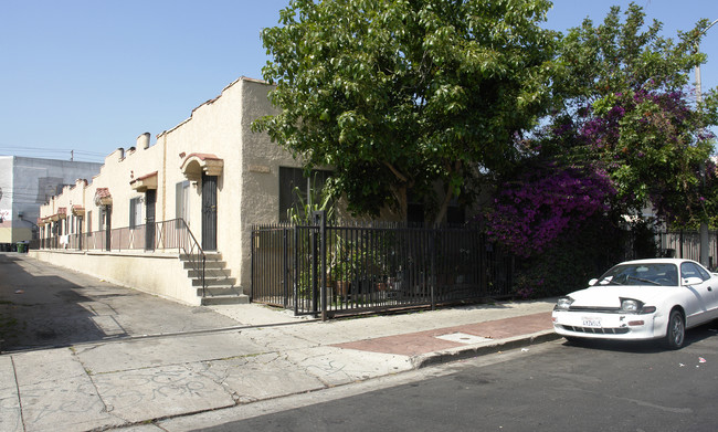 5431 Sierra Vista Ave in Los Angeles, CA - Building Photo - Building Photo