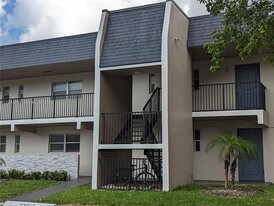 8051 N Colony Cir in Tamarac, FL - Building Photo