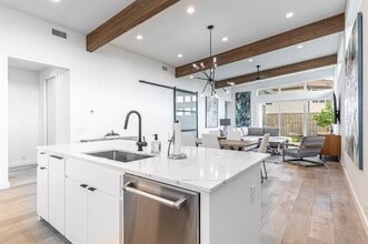 4202 Bonham St in Dallas, TX - Building Photo - Building Photo