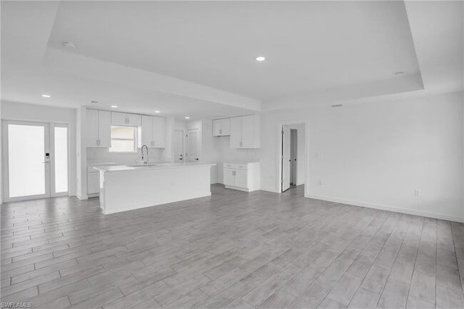 2812 15th St SW in Lehigh Acres, FL - Foto de edificio - Building Photo