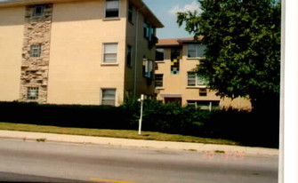 5700 W Montrose Ave Apartments