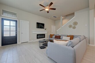 559 Longleaf Pine Dr in Montgomery, TX - Building Photo - Building Photo