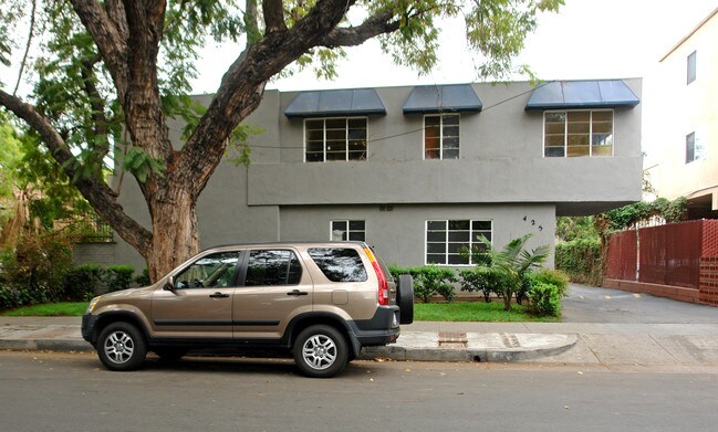 425 N Garfield Ave in Pasadena, CA - Foto de edificio - Building Photo